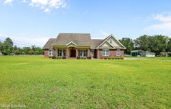 5560 Tara Rd, Waycross, GA 31503