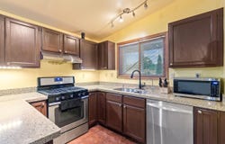 5417 41st St, Kenosha, WI 53144