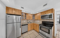 5600 Collins Ave, Miami Beach, FL 33140