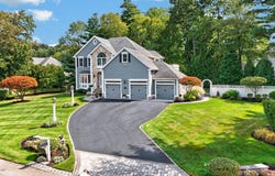 21 Somerset Dr, Andover, MA 01810