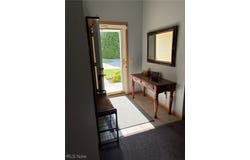 979 Bristol Drive, Akron, OH 44312