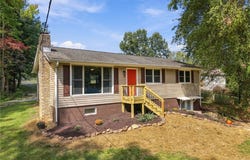 7129 Lakeshore Dr, Quinton, VA 23141