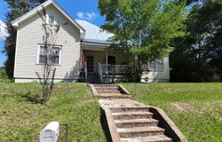 222 SW 3rd Ave, Cairo, GA 39828