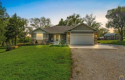 1929 SE 85th St, Wakarusa, KS 66546
