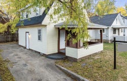 233 Oakwood Avenue, Rockford, IL 61101
