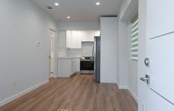 6928-1/2 Enfield, Reseda, CA 91335