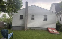 1015 Oak St, Roselle Boro, NJ 07203-2052