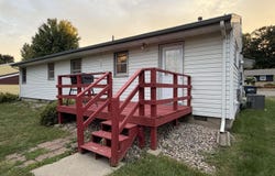 1018 N Elm St, Luverne, MN 56156
