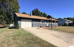 205 W Magnolia Avenue, Clinton, MO 64735