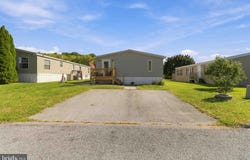 215 HOUSTON Drive, GRANTVILLE, PA 17028