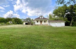 9062 W Sinclair Road, Birdseye, IN 47513