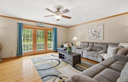1 W CEDAR Street, HILBERT, WI 54129