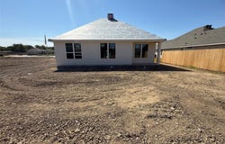 107 Jenjira Way, McGregor, TX 76657