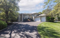 100 E HOLLAND Road, HOLLAND, PA 18966