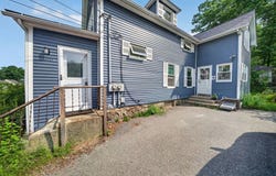 16 Svenson Ave 1, Worcester, MA 01607