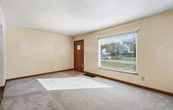 156 E Jeffrey Place, Columbus, OH 43214