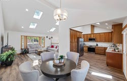 2460 STEPHANIE Ln, NorthBend, OR 97459