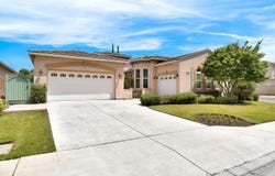2934 E Salem Avenue, Fresno, CA 93720