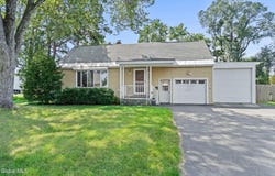 1039 Bill Road, Schenectady, NY 12303