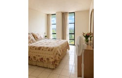 1825 W 44th Pl, Hialeah, FL 33012