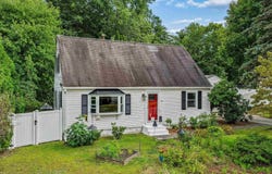 4 Cheyenne Drive, Nashua, NH 03063