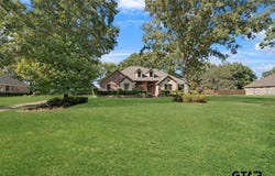 13650 Karah Ln, Lindale, TX 75771