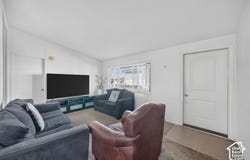 33 E TINY WOOD Dr S, Sandy, UT 84070