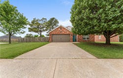 3280 Grainger Circle, Springdale, AR 72764