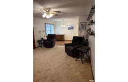 32 JAMESTOWN Circle, Riverton, IL 62561-0000