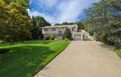 24 Sal Court, Bohemia, NY 11716