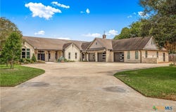 410 Iron Gate, Victoria, TX 77904