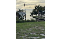 84 W 4th Ave, Horseshoe Beach, FL 32648