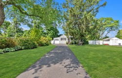 135 Centre Avenue, Lindenhurst, NY 11757