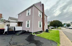 920 Dewey Ave, New Castle, PA 16101