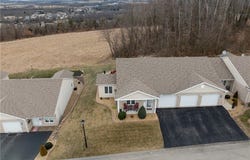 569 Sunview Cir, Latrobe, PA 15650