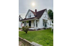 415 W 6th St, BEARDSTOWN, IL 62618