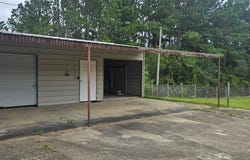 98 Country Heritage Rd., Poplarville, MS 39470
