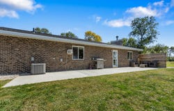 2810 S 392nd Avenue, Aberdeen, SD 57401
