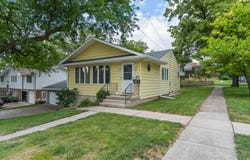 341 E Avenue, Nevada, IA 50201