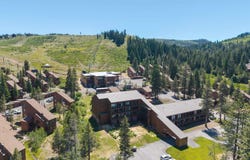 11591 Snowpeak Way, Truckee, CA 96161-5353