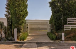 555 Vick Pl, Beverly Hills, CA 90210