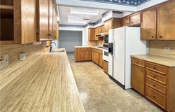 802 E 14th St, Cameron, TX 76520