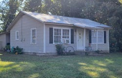 516 N Elm, New Boston, TX 75570
