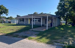 405 S 8th St, marlow, OK 73055