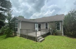 117 Woodleigh Rd., Dothan, AL 36305