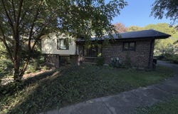 1222 Laurel Lane, Schaumburg, IL 60193