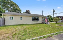 257 Elizabeth Avenue, Holbrook, NY 11741