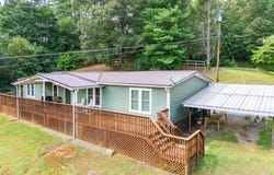 204 Grove Rd, Sylva, NC 28779