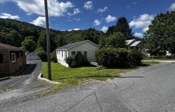 115 NELSON ST., SOPHIA, WV 25902