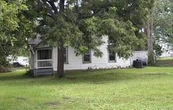 619 N Cedar St, Cameron, MO 64429